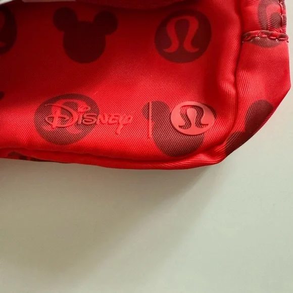Lululemon x Disney everywhere beltbag - Picture 4 of 7